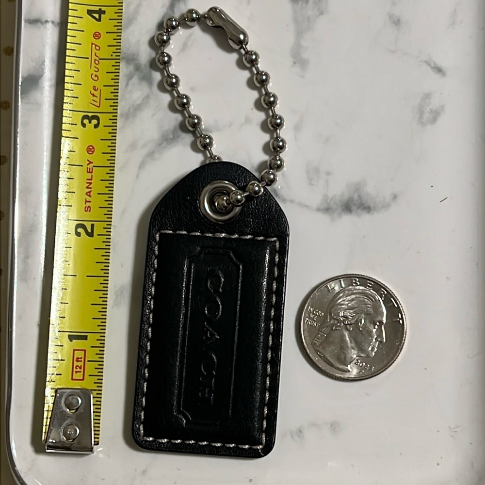 🚫SOLD🚫 COACH leather hangtag silver tone chain & hardware.